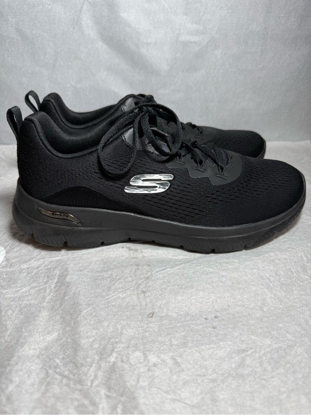 Skechers Men's Black Athletic Sneakers with Silver Logo